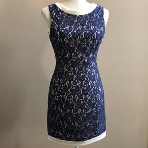 MOVING SALE ❌ Navy/ivory lace dress, Sz S